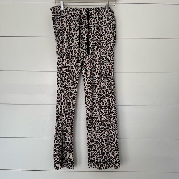 Flora by Flora Nikrooz Women’s Medium Leopard 2 Piece Pajama Set - Picture 5 of 8